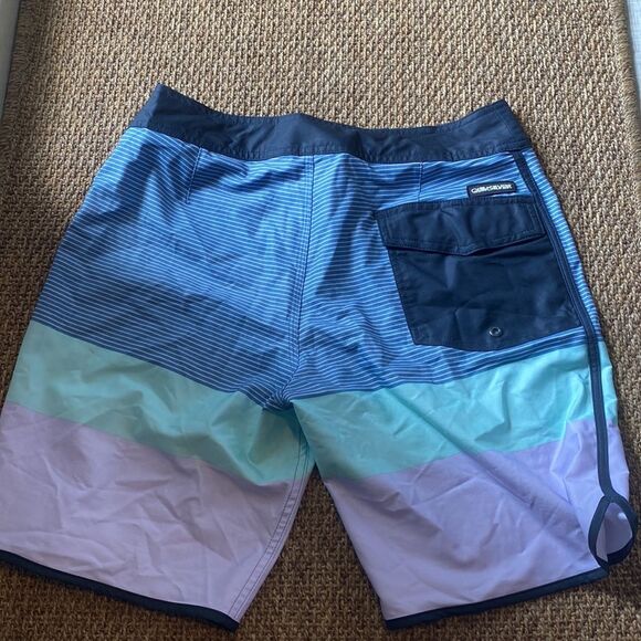 Quiksilver Hybrid Board shorts - Picture 4 of 4